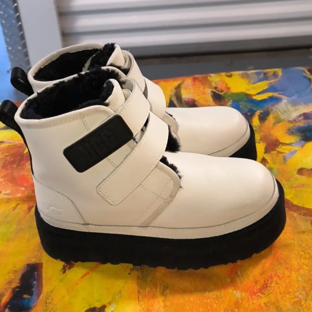 UGG Australia Neumel Platform Boot White Leather Size 3 Girl UK 2 EU 35